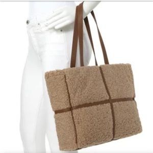 Sherpa Tote! Like New!